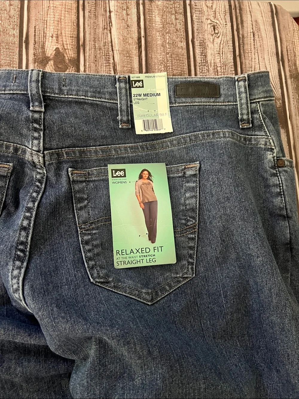 Lee Straight Leg Jeans in Dark Blue Denim - Picture 8 of 8